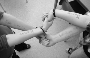 to write love on her arms